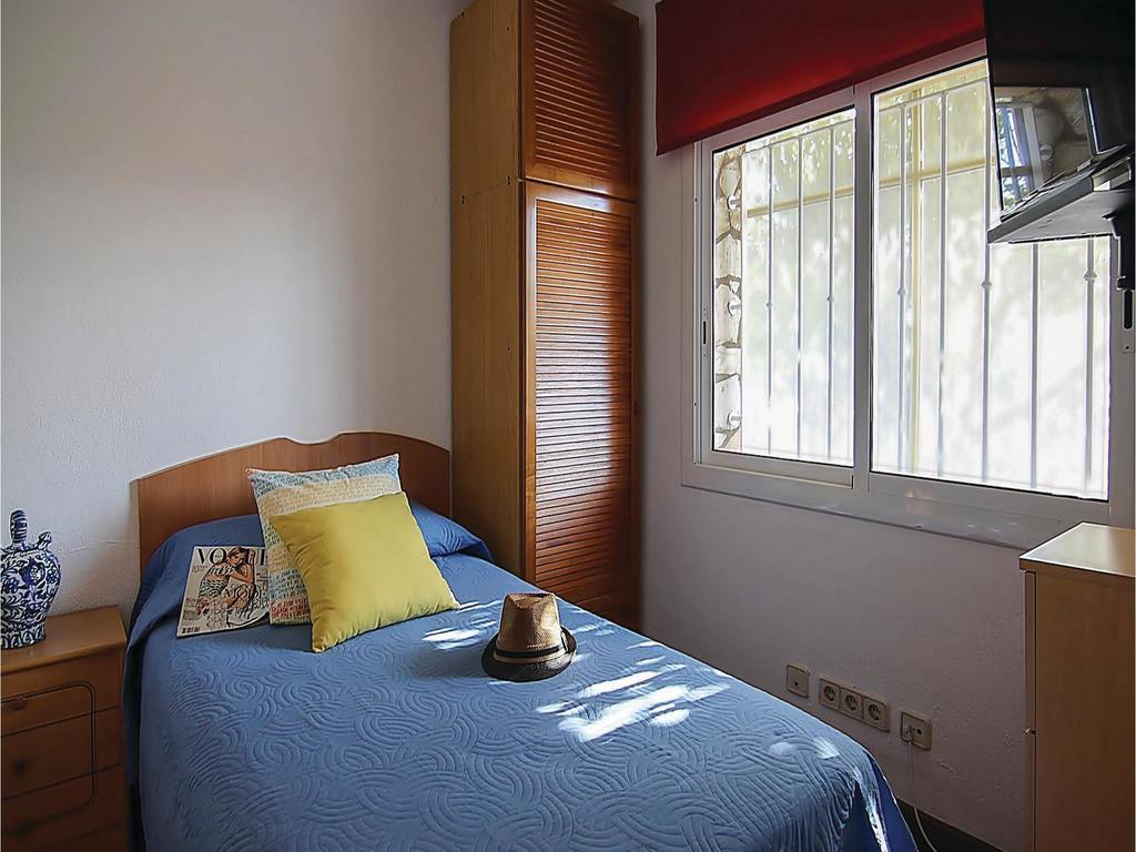 Two-Bedroom Apartment In Санта-Сусанна Номер фото